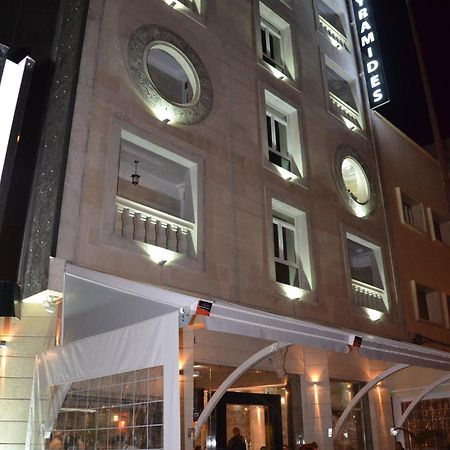 Hôtel-Café-Restaurant Pyramides, Taza Exterior foto